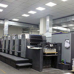 深圳宝纸展示架 十五年专业经验，打造卓越纸货架解决方案